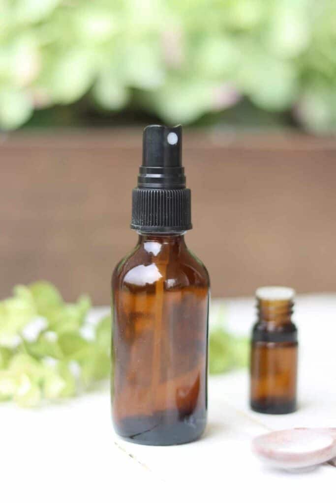 essential oil and baking soda room spray
