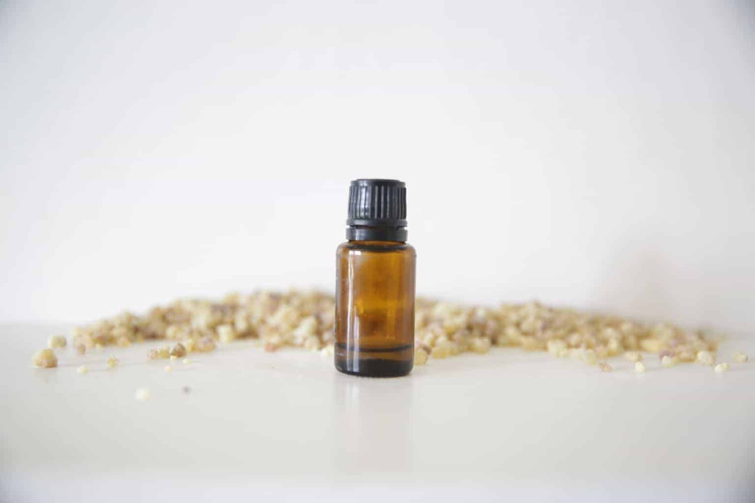 5 Benefits Of Frankincense Oil (And How To Use It) - AWO