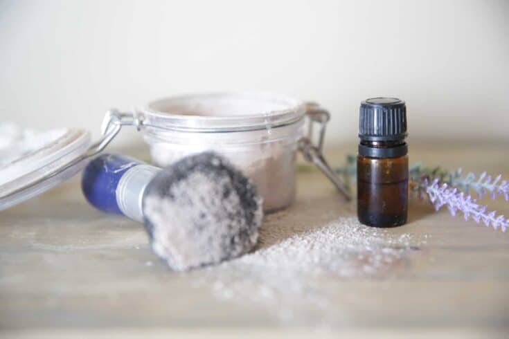 DIY Dry Shampoo for Light and Dark Hair