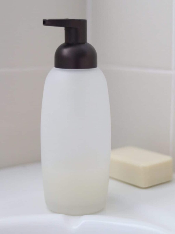 Simple 2 ingredient DIY shampoo recipe for all hair types.