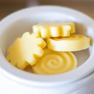 How to Make Candle Wax Melts -image
