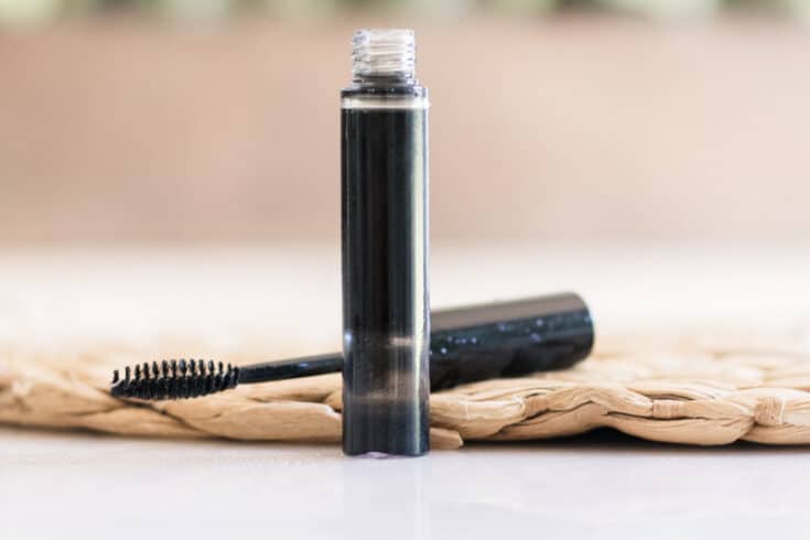 Homemade Mascara that Doesn't Smudge 