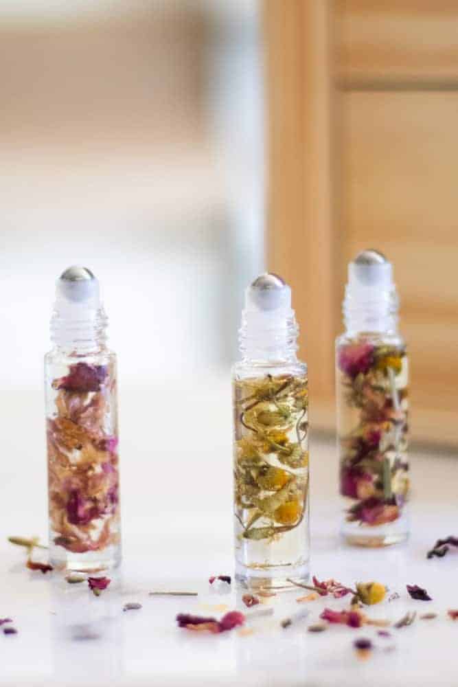 Sweet dreamy or hot, seductive? Top 10 essential oils that every girl –  Midimo