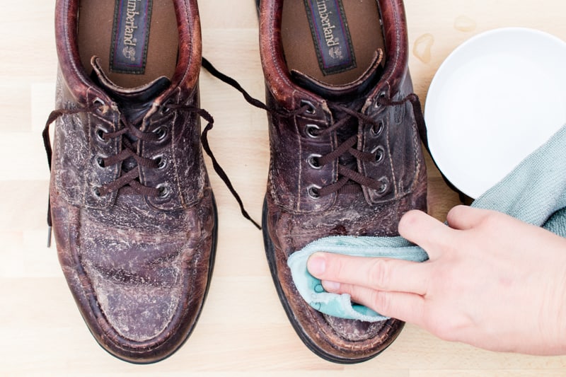 Can I use 70% isopropyl alcohol swabs/wipes to clean my white leather  sneakers? - Quora