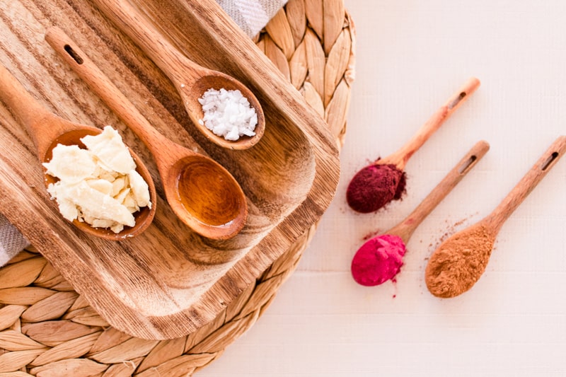 Different colors used in diy blush cream recipe. 