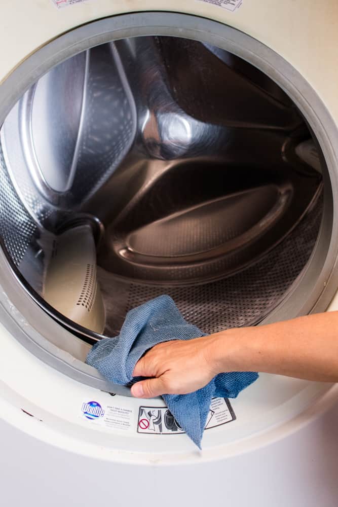How to remove odor store from washing machine