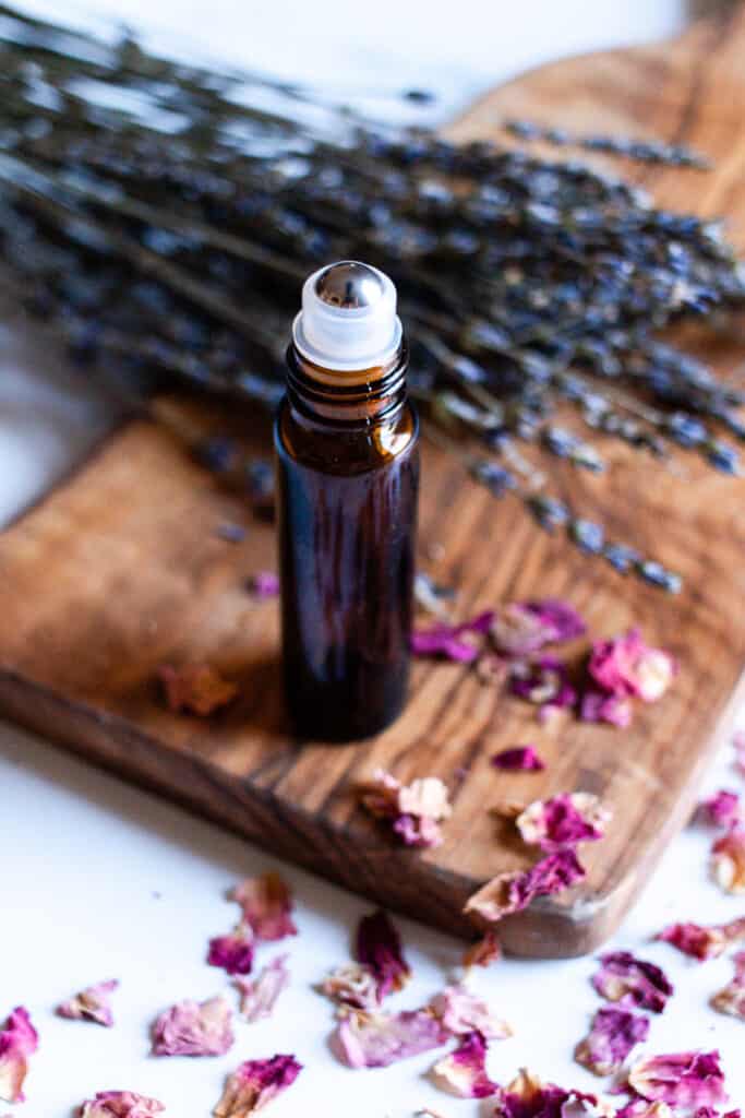 Anti aging skin essential oils in a 10ml roller bottle.
