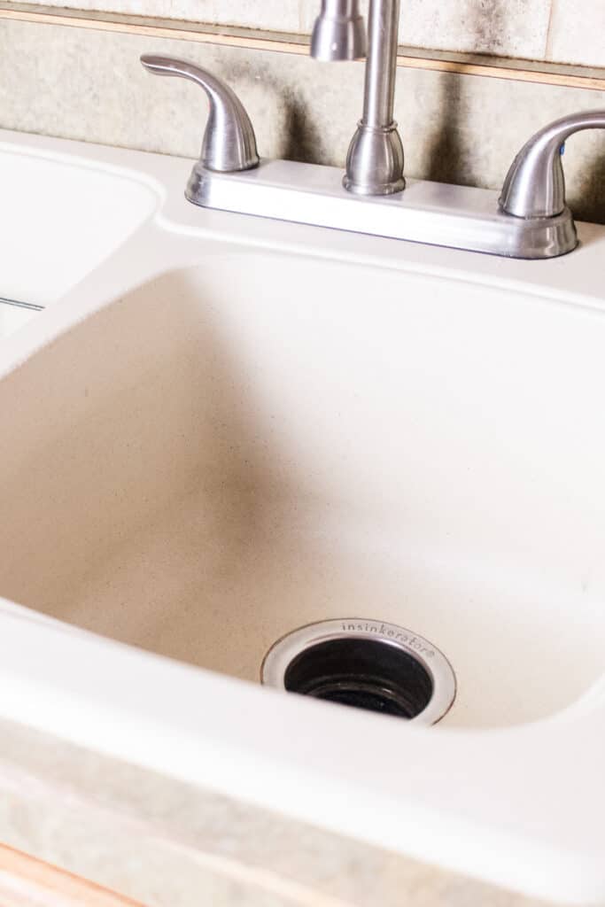 How to Clean Granite Sink: Expert Tips & Tricks