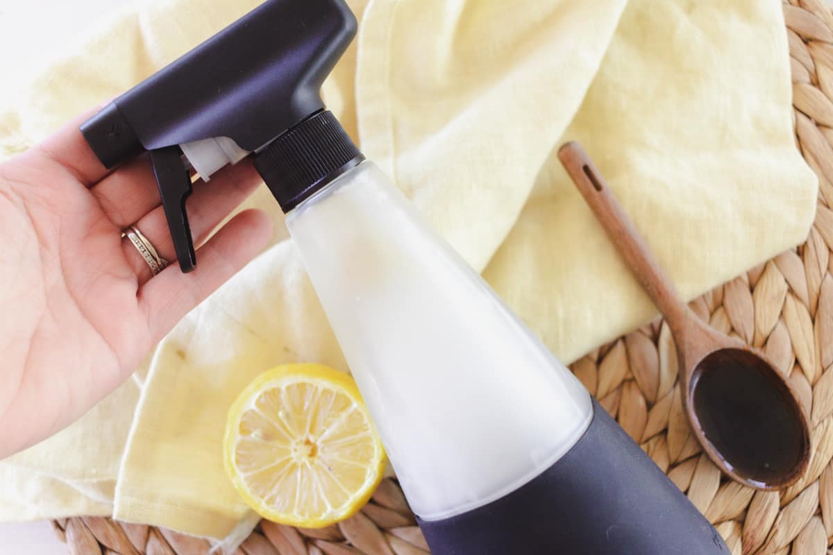 Lemon juice spray deals for dogs