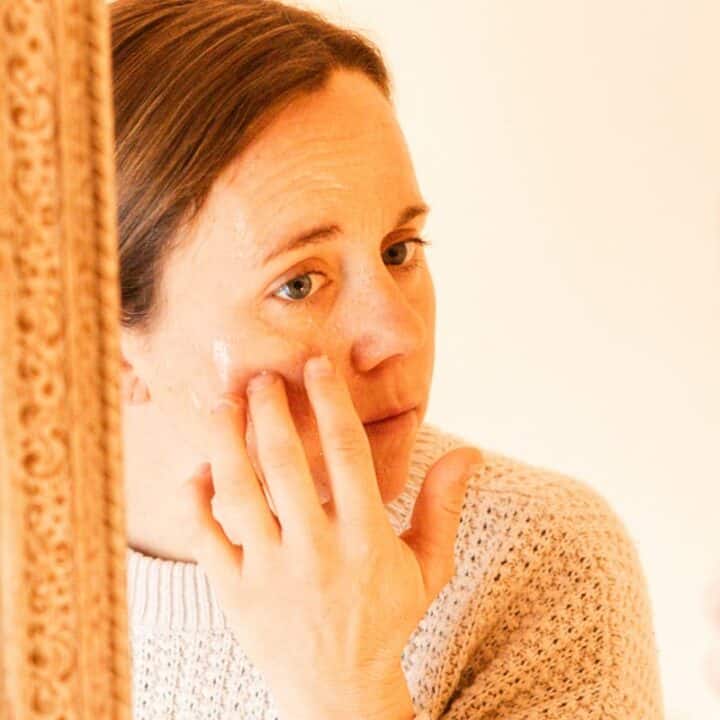 How to Make and Use a Baking Soda Face Mask - Our Oily House