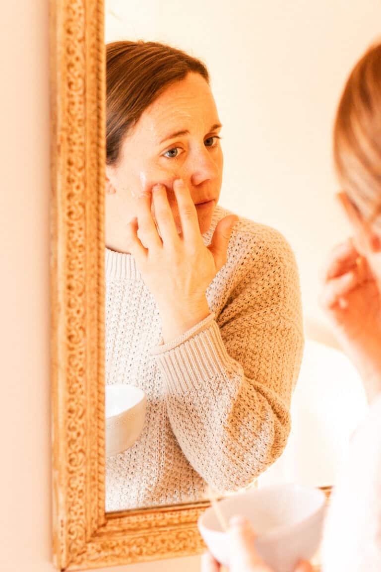 How to Make and Use a Baking Soda Face Mask - Our Oily House
