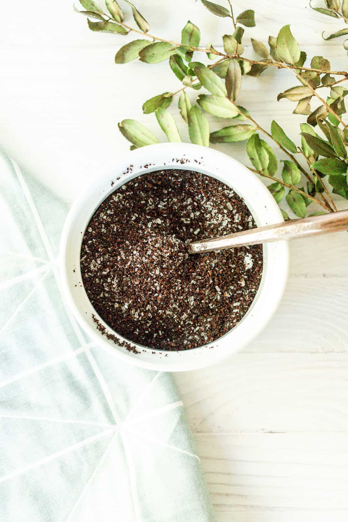 Combine dry ingredients in a small mixing bowl.