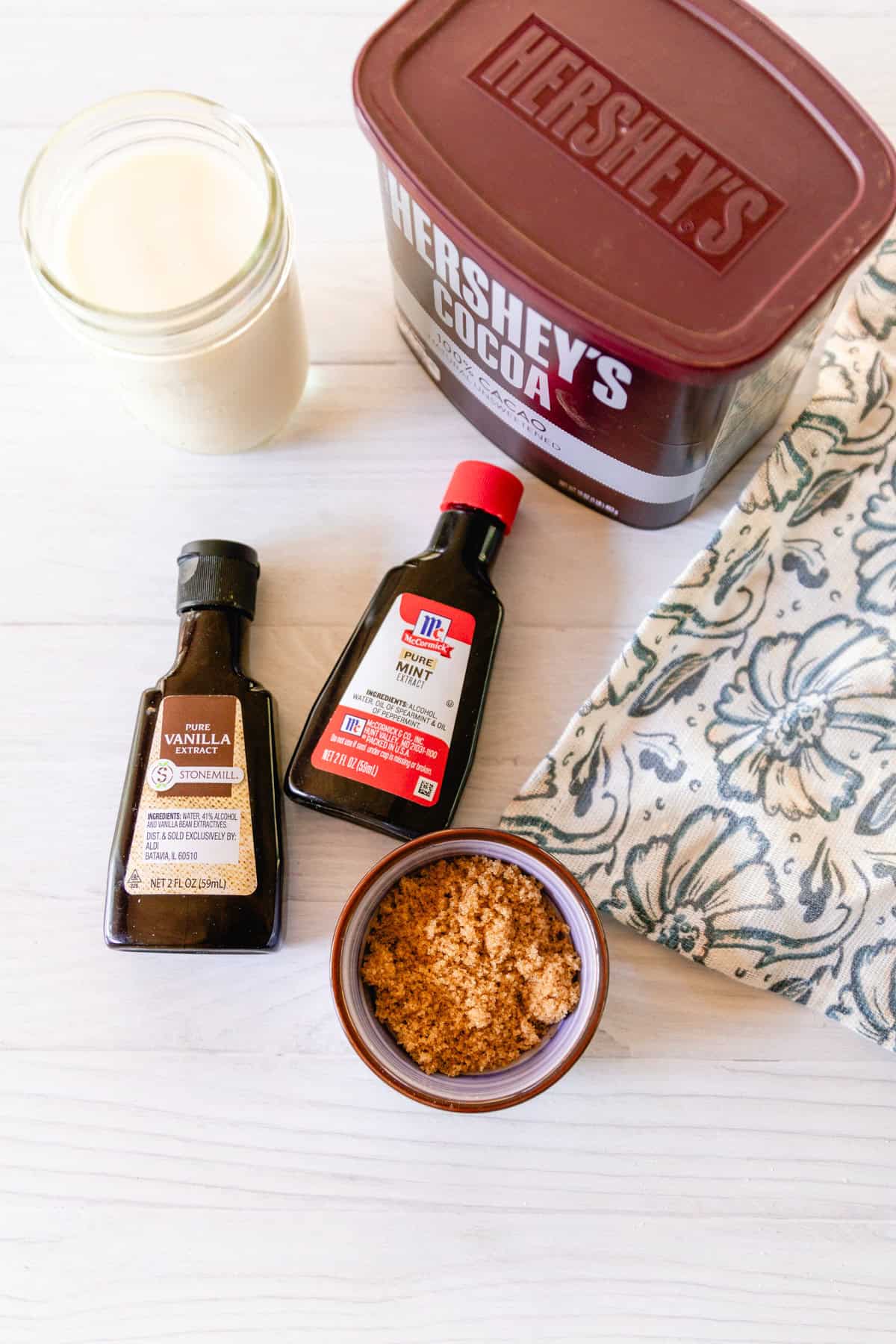 Paleo peppermint hot chocolate ingredients.